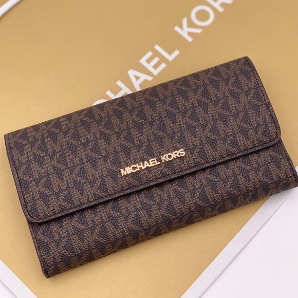 Michael Kors Handbags - Michael Kors Jet Set Travel Trifold Wallet